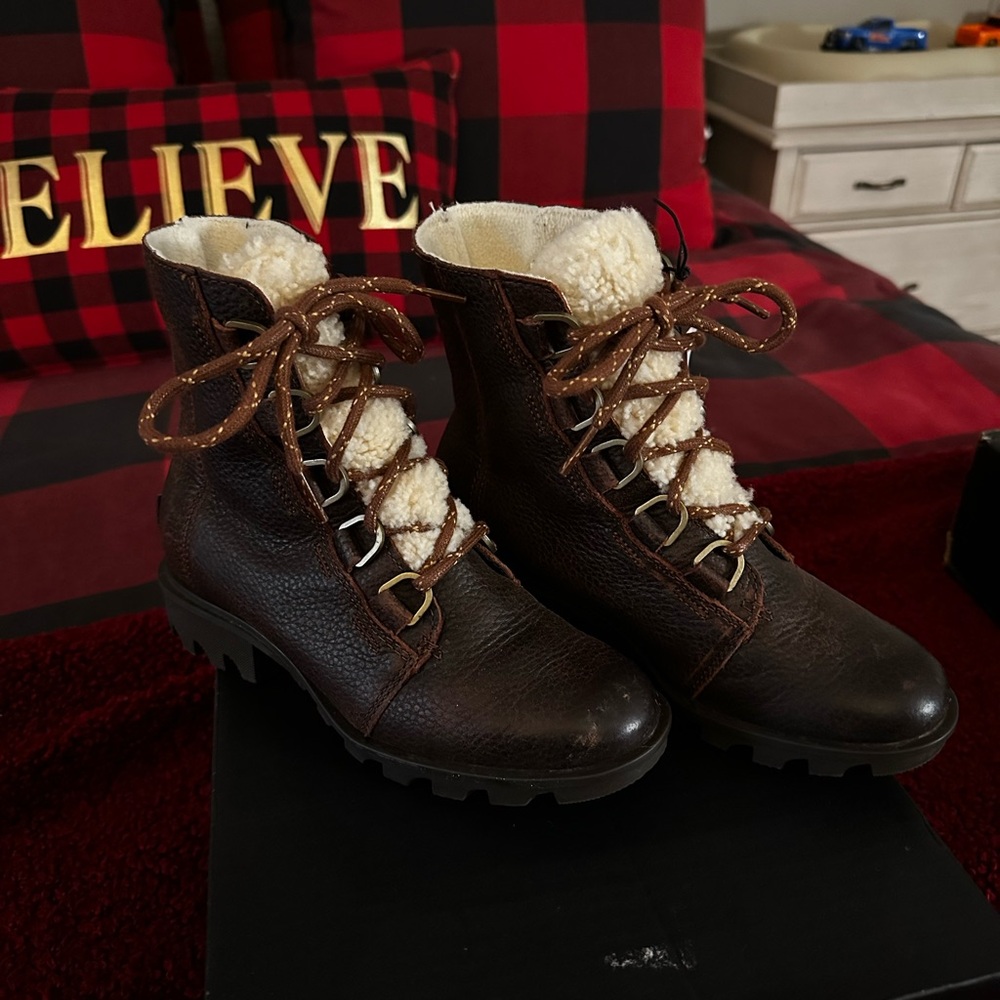 Sorel Phoenix Dark Brown Leather Boots with Shearling - Picture 7 of 8
